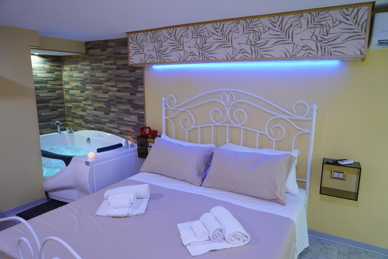 Corte Manzoni Independent Suite Катания Экстерьер фото